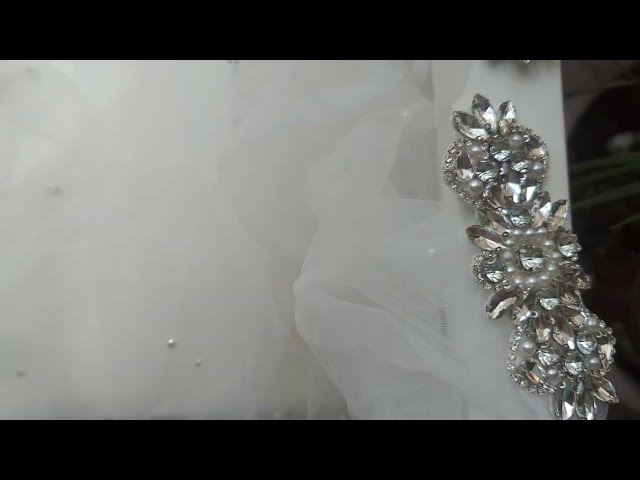 Vídeo relacionado con Andibro Velo Nupcial Corto Blanco con Diamantes de Imitación y Tul Elegante, JGA Peine para Novia