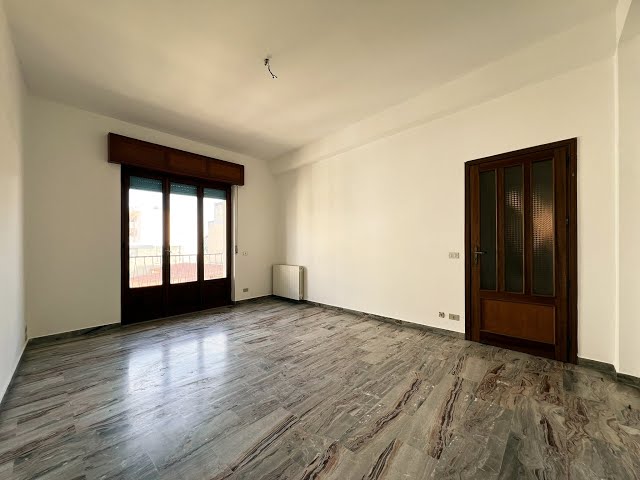 Via Botteghelle, luminoso appartamento in vendita