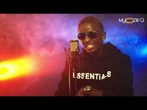 Busiso  -   In The Streets (Myoozika Mic Sessions)