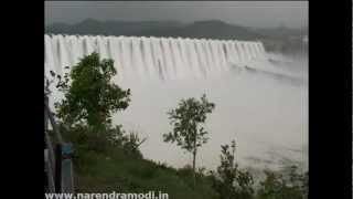 preview picture of video 'Sardar Sarovar Narmada Dam Overflowing 08-08-2012'