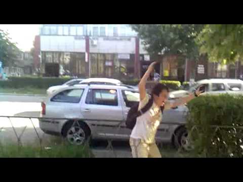 Le Morcov Show: Baiatul care face ca un schizofrenic...