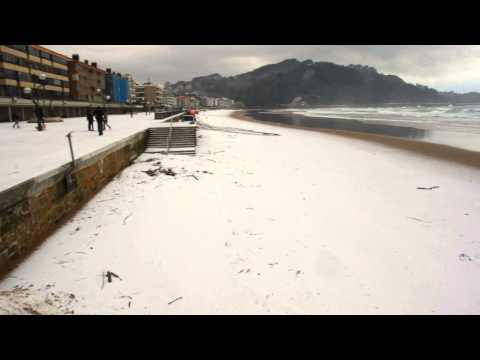 Nieve en la playa de Zarautz 6-2-2015