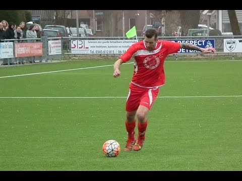 Asperen 1 - Heukelum 1, Wilfried Prigge vuurt op het doel van Asperen