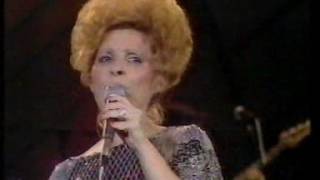 Brenda Lee - Medley (VHS) End Of The World - All Alone Am I