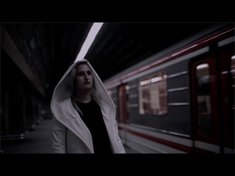 MANU: - MANU: - Hotel na náměstí (Official Music Video)