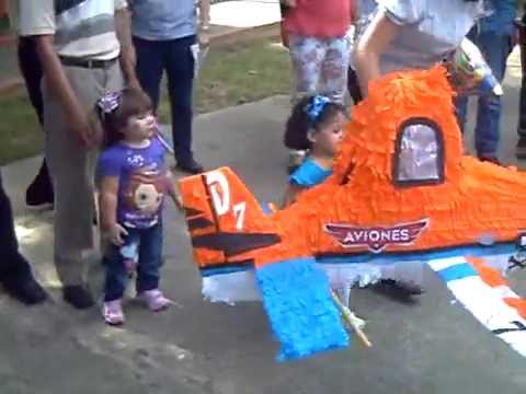 Piñata de Alejandro Borges