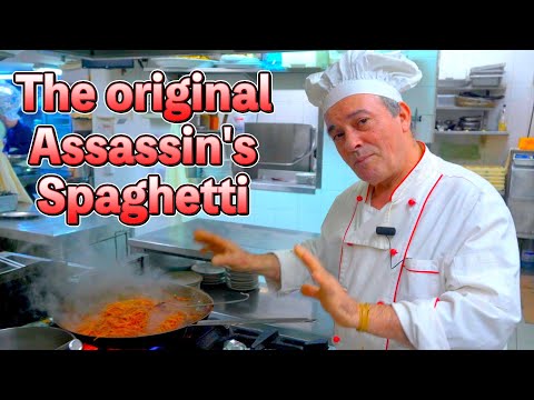 Spaghetti all'ASSASSINA was born here.The chef has been making this pasta for 50 years!
