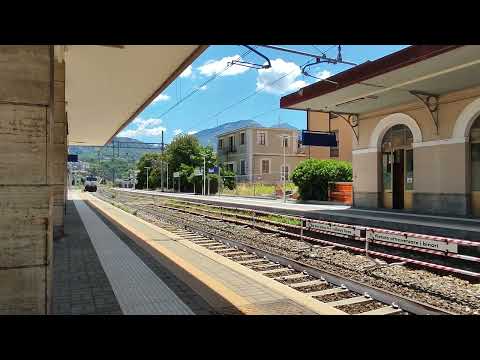 Transito straordinario estivo alla stazione di Sapri