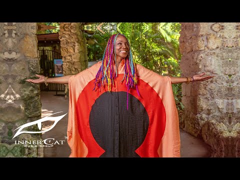 Lucrecia - Guayabera de Melao (Lyric Video)