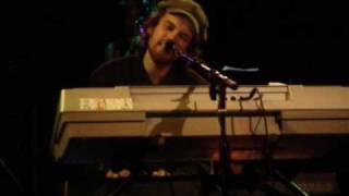 Guillemots - Who Left the Lights Off Baby (live in LA)