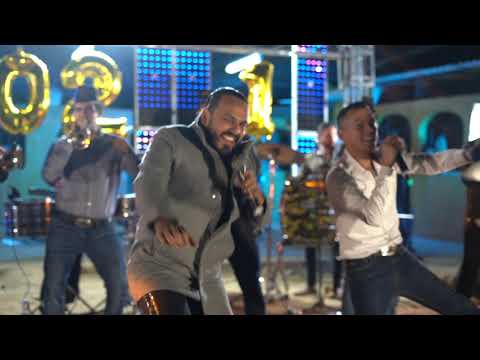 Banda Elemental ft. Carlos Sarabia - La Fea (En Vivo) Cumbia