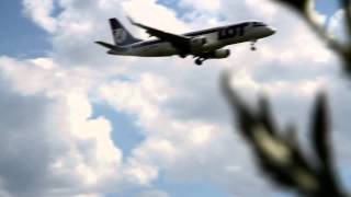 preview picture of video 'Посадка самолетов в аэропорту Шереметьево.'
