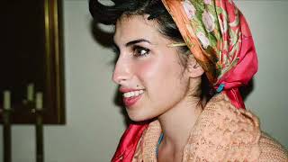 Amy Winehouse - Teo Licks