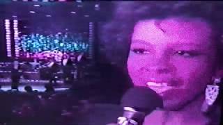 Gladys Knight &amp; The Pips &quot;Wind Beneath My Wings&quot; (1983)