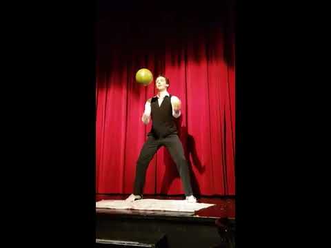 Albert Tröbinger Comedyjonglage 2017 Vindobona   derniere