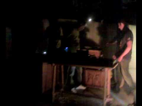 Roots 'N' Stones - Mondo malato