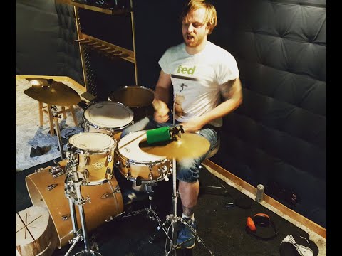 Mīts - Piļi Pa Pedāli ( feat. RoNs )