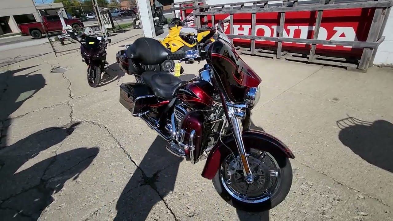 2013 Harley-Davidson® CVO™ Ultra Classic® Electra Glide® Motorcycle