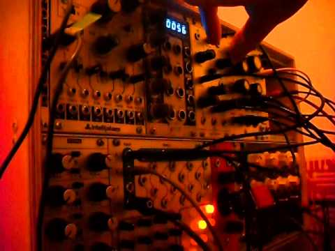 Filter Noise - Synthesis Technology - E440 Playing a Pattern