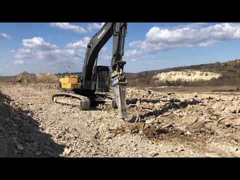 Аренда гусеничного екскаватора з молотом Вольво 300