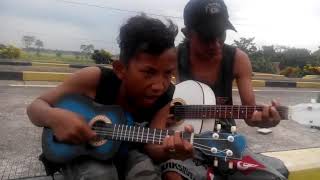 Download lagu Lagu ayah suaranya wow sedih😅vidio rio sebelum terkenal mp3 Download lagu Lagu ayah suaranya wow sedih😅vidio rio sebelum terkenal mp3