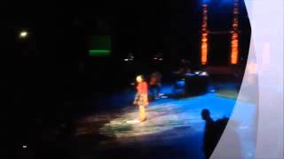 Comme Un Bateau—Indila Live Festival Internationale De Hammamet 2015