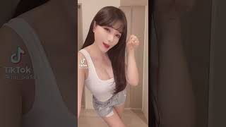 【TikTok】セクシー巨乳