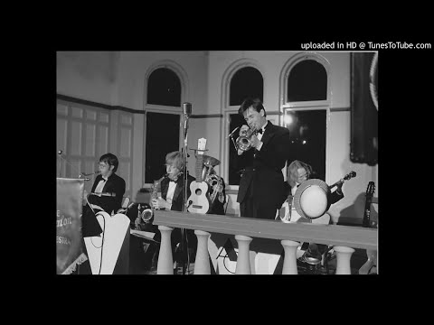 Beside a Garden Wall - The Absalon Orchestra