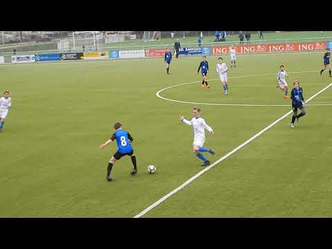 Balverlies PVC leidt tot goal Kampong nr11, 1-0.