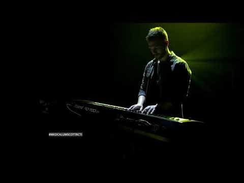 Mega konser dunia -calum scoot"you are the reason"(20 maret 2019)