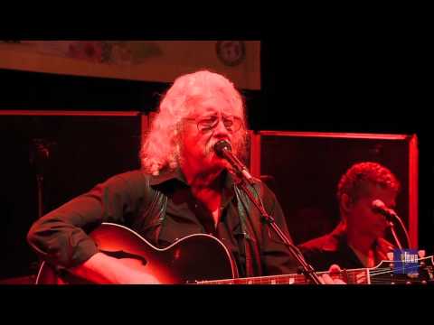 eTown webisode 74 - Arlo Guthrie performs "Journey On"