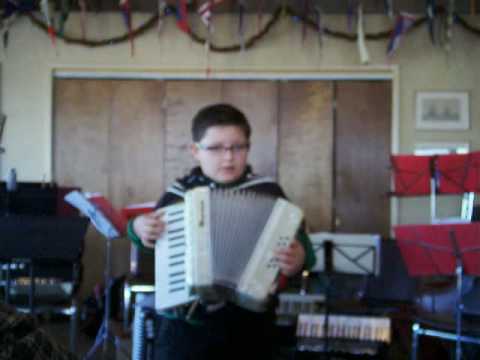 Lorenzo Lucchesi plays at SF Accordion Club December 2009.MPG