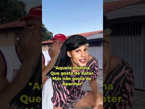 Aquela menina que gosta de bater nos menino 😂