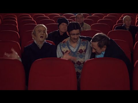 La solita commedia - Nuova clip de I SOLITI IDIOTI! Ruggero e Gianluca vanno al cinema