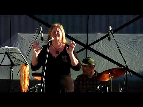 Tamáska Gabi – Bárhol (előadja a Sound Bites)