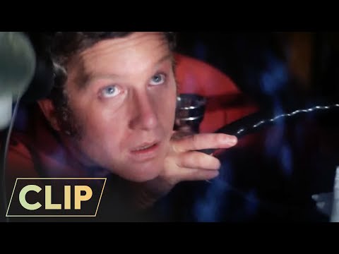 Close Encounters of the Third Kind (1977) | Railroad Crossing Encounter | Richard Dreyfuss