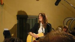 PATTI SMITH performed in Florence &quot;Grateful&quot; - live acoustic in the Street (sept. 2009)