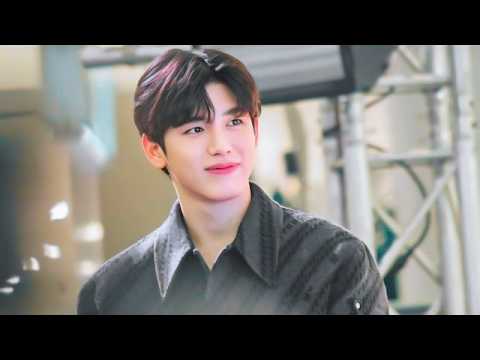 Most Handsome Boy in School Falls for the Girl Nobody Notices