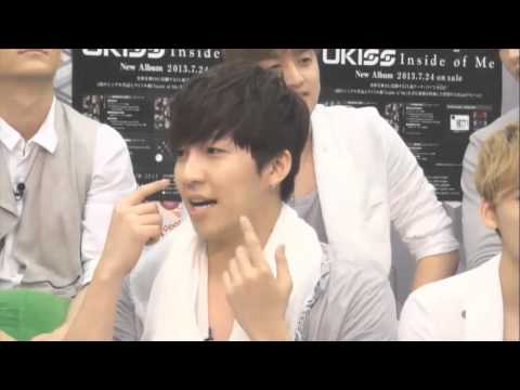 [ENG] 130724 U-KISS SOOHYUN & HOON bag check [6/17]