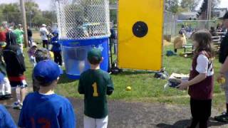 preview picture of video 'video-2010-04-17 jaden dunk tank'