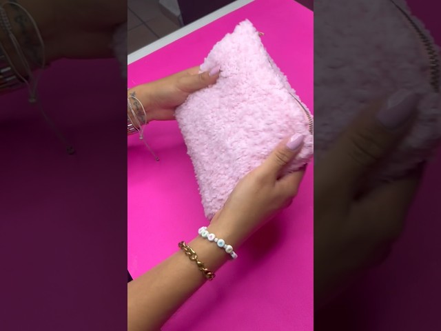 Vídeo relacionado con Kokonote Porta Bolígrafos bonitos Misty Gray - Soporte bolis metal beige | Accesorios Papeleria bonita Basic Studio - Material escolar Aesthetic