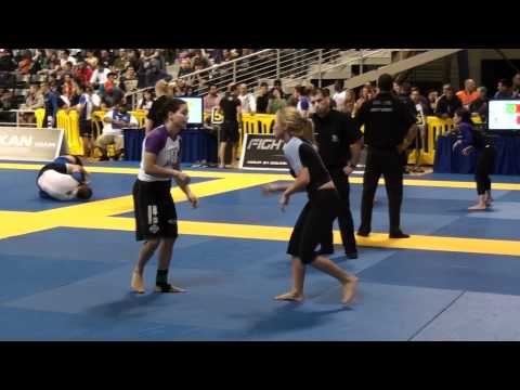 Vianca Jager - World JJ No-Gi Championships 11/07/2010 (1st Match)