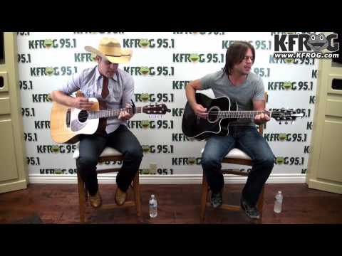 Dancing In The Headlights - Dustin Lynch
