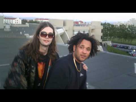 Á MÓTI STREYMI - PUSSWHIP x SVARTI LAXNESS (PROD. MVNTRA)