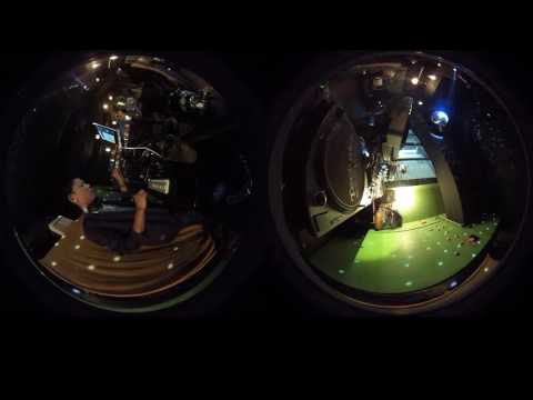 DJ switching / tokyo house music live performance from the view of 360° camera