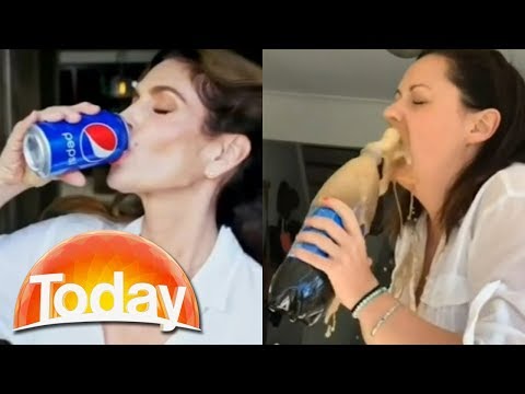 セレステ・バーバー、セレブのインスタグラム投稿を陽気に再現 (Celeste Barber hilariously recreates Celebrity Instagram posts)