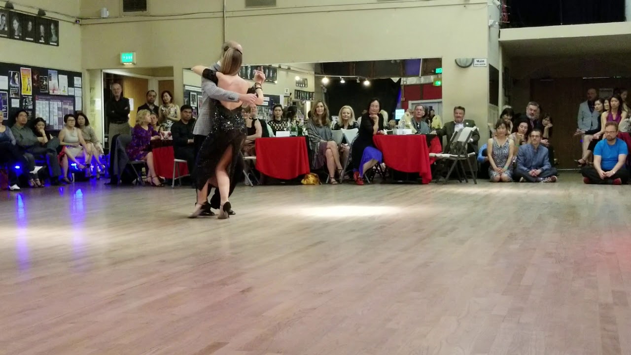 Lorena González & Gastón Camejo at La milonga de Nora on April 13, 2019 (4 of 4)