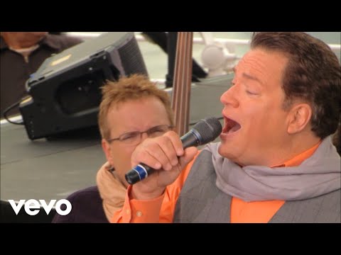 Bill & Gloria Gaither - He Pilots My Ship [Live] ft. Dean Hopper, Gene McDonald