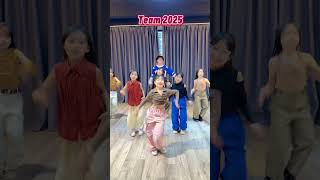 Team 2025 or Team 2021 ver? 😍 Please Rescue me Sweet Little Bumblebee Dance Trend | Follow Me