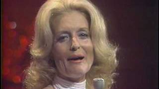 Constance Towers peforms Hark Now Hear the Angels Sing 1972